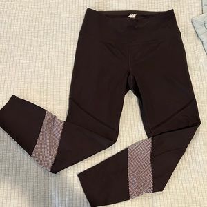 Avis black with honeycomb pattern panels Large 12 14 Womens. New, no tags